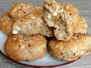 Brötchen mit Einkorn und Käse im Air Fryer