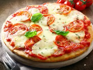 Einfache Pizza Margherita