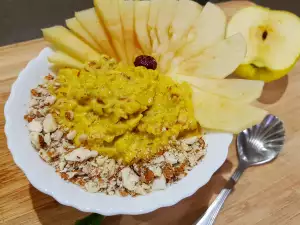 Porridge mit Haferflocken, Äpfeln und Mandeln