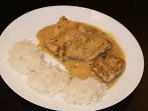 Putenfilets mit Schmelzkäsesoße