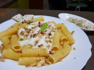 Rigatoni Roquefort mit Walnüssen