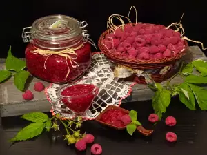 Rubinrote Himbeermarmelade