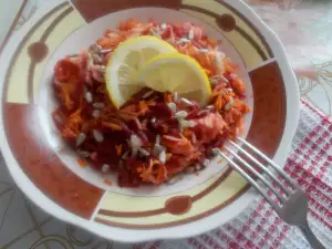 Salat mit Roter Bete, Äpfeln und Karotten