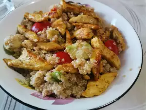 Salat mit Quinoa und Hähnchen