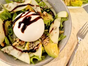 Salat mit Burrata und Birne