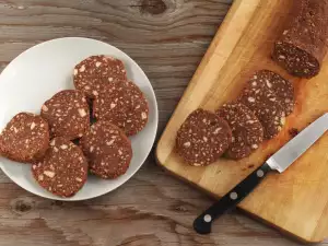 Süße Salami mit Walnüssen
