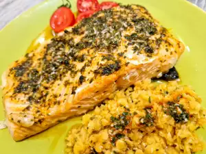 Lachs mit roten Linsen und Chermoula Sauce