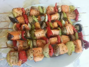 Bunte Lachs Spieße