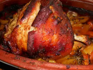 Gespickte Schweinshaxe