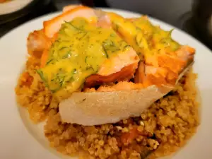 Lachs mit Quinoa und Senfsoße