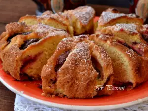 Flüffiger Kuchen mit Pflaumen