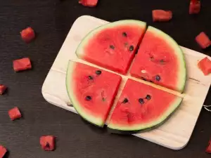 Wie schneidet man eine Wassermelone?
