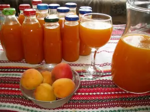 Natürlicher Aprikosensaft