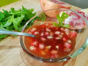 Salatdressing mit Granatapfel