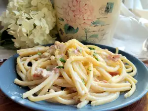 Spaghetti mit Speck und Sahne