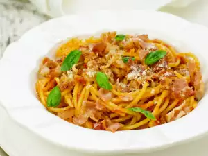 Spaghetti mit Tomaten-Sahne-Soße