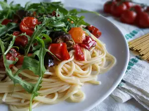 Spaghetti mit Gemüse zum Abendessen