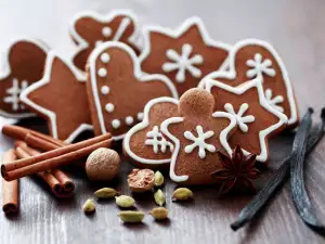 Weihnachtslebkuchen mit Zuckerguss