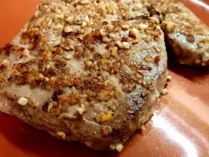 Thunfischsteak mit Nusskruste