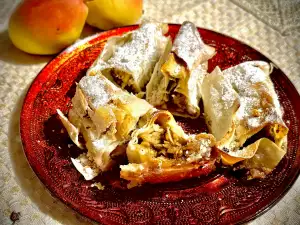 Strudel mit Birnen, Walnüssen und Zimt