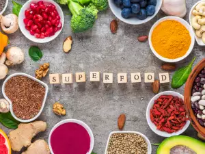 Eine Liste von Superfood, das auf ihren Tisch gehört