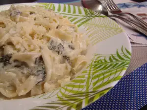 Tagliatelle mit Blauschimmelkäse und Spinat