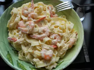 Tagliatelle mit Garnelen und Sahne (Tagliatelli Toscano)