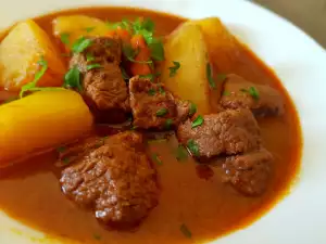 Geschmortes Rindfleisch nach Gartenart