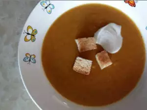 Suppe aus Kürbis und Kichererbsen