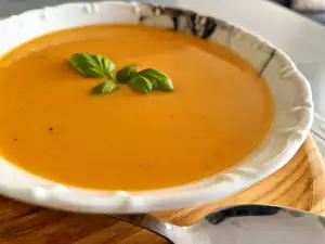 Pikante Kürbiscremesuppe mit Basilikum