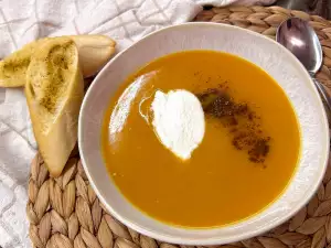 Kürbiscremesuppe mit Süßkartoffel