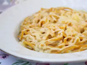 Kürbisspaghetti mit Hüttenkäse- und Frischkäsesoße
