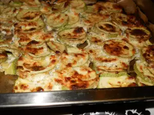 Zucchini im Ofen mit Sahne und Käse