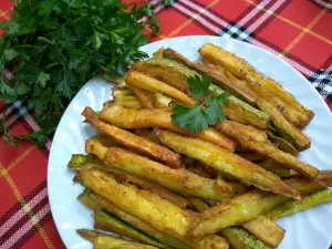 Gebratene Zucchini mit Semmelbröseln und Eier