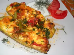 Zucchini mit Ei und Weißkäse im Ofen