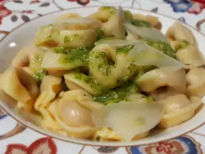 Tortellini mit Pesto