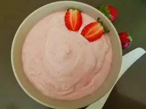 Erdbeermousse für eine Torte