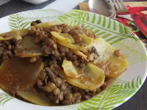 Auflauf mit Linsen, Pilzen und Kartoffeln