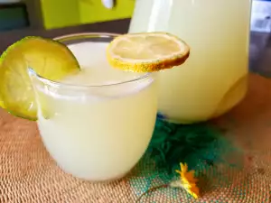 Gesunde hausgemachte Limonade