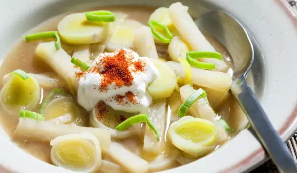 Suppe aus Kohlrabi und Lauch