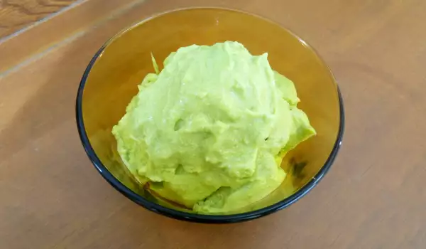 Keto-Avocado-Eis