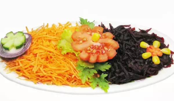 Salat aus Rote Bete und Karotten zur Reinigung