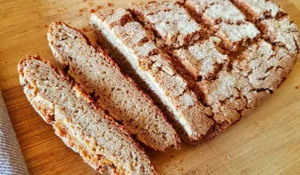 Glutenfreies Brot mit Buchweizen, Hirse und Reis