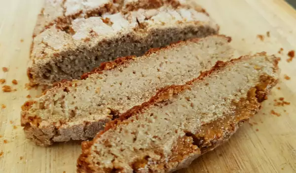 Glutenfreies Brot mit Buchweizen, Hirse und Reis
