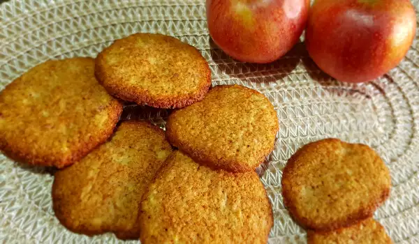 Kekse mit Äpfeln und Sahne