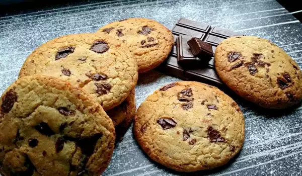 Einfache Kekse mit Schokoladenstückchen