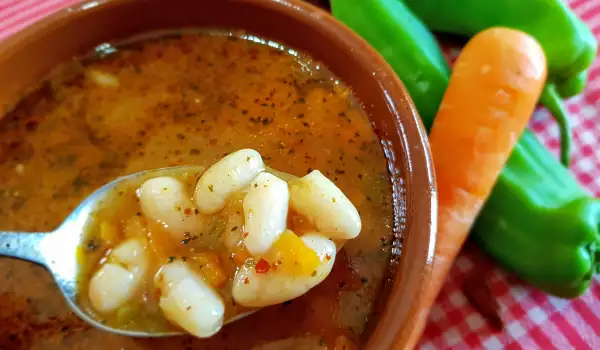 Bohnensuppe mit Paprika