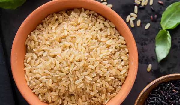 Wie lange muss brauner Reis vor dem Kochen einweichen?