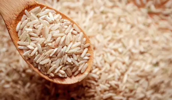 Wie viel Wasser wird beim Kochen von braunem Reis verwendet?