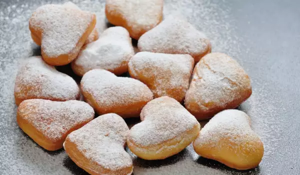 Gebäck mit Puderzucker